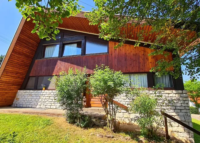 Semesterbostad Waldblick *